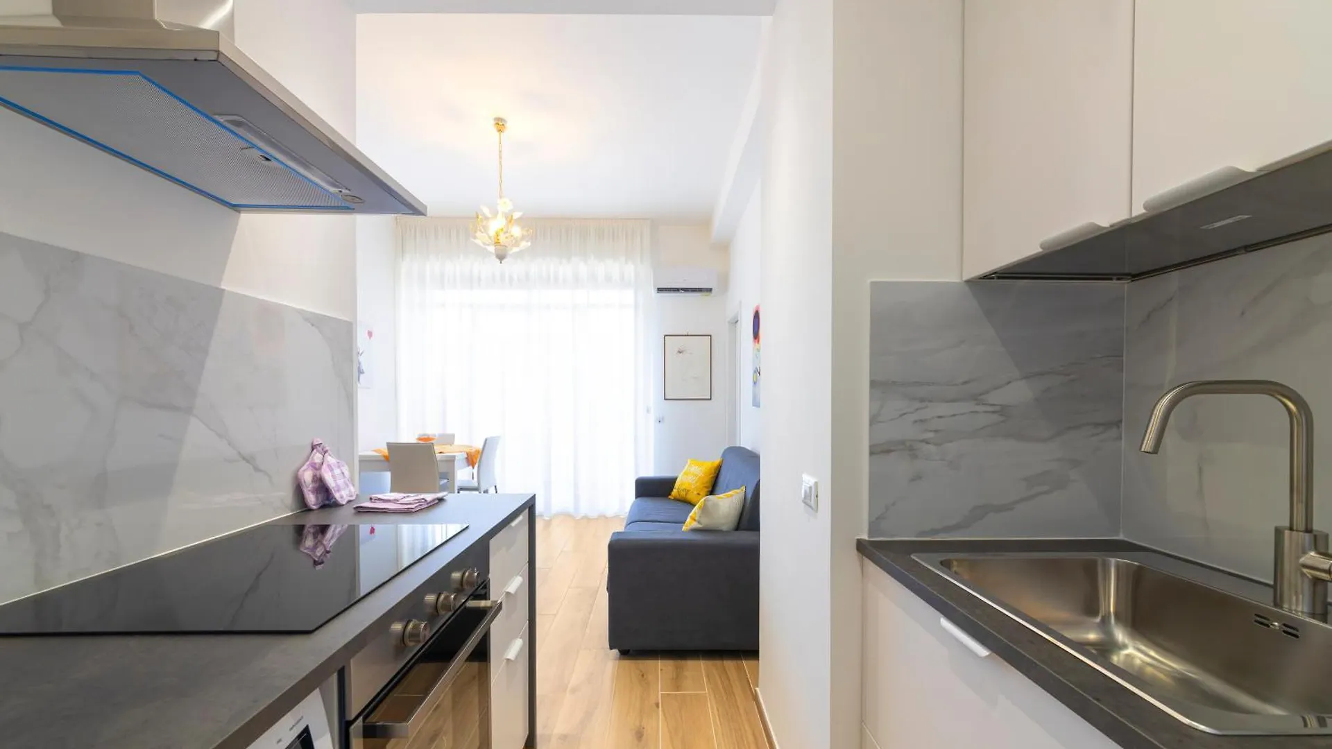 Anna'S Central Apartment Palermo 0*,  Italy